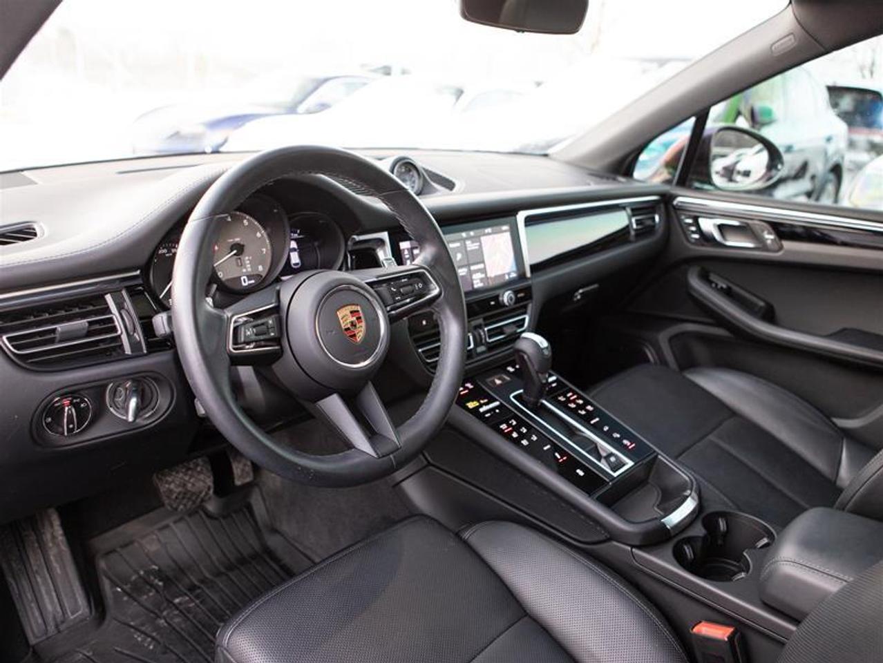 2024 Porsche Macan S AWD Photo