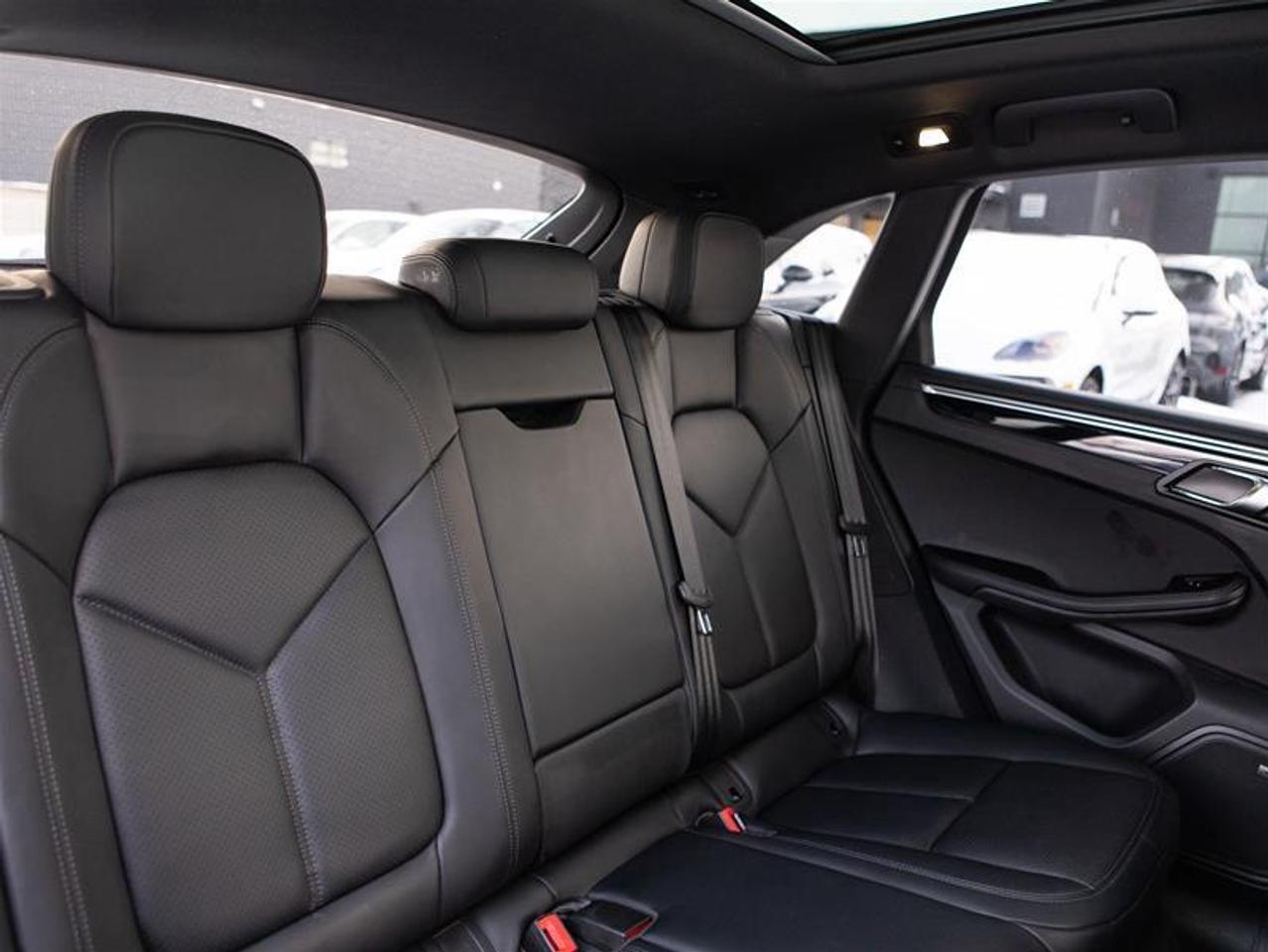 2024 Porsche Macan S AWD Photo