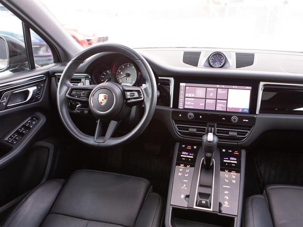 2024 Porsche Macan S AWD Photo