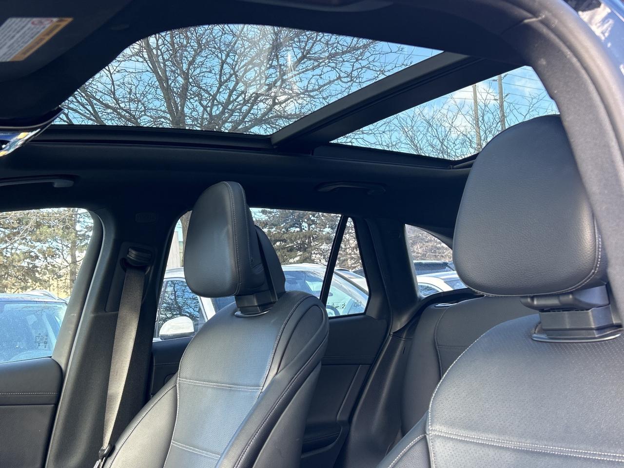 2024 Mercedes-Benz GLC 4MATIC SUV, EXCLUSIVE PKG, PANO, CARPLAY, Photo