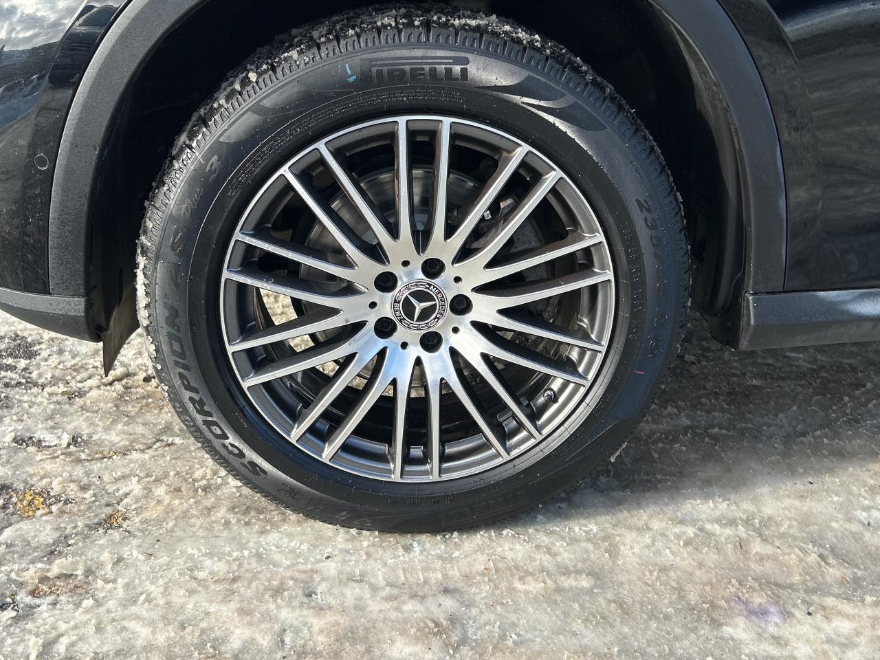 2024 Mercedes-Benz GLC 4MATIC SUV, EXCLUSIVE PKG, PANO, CARPLAY, Photo