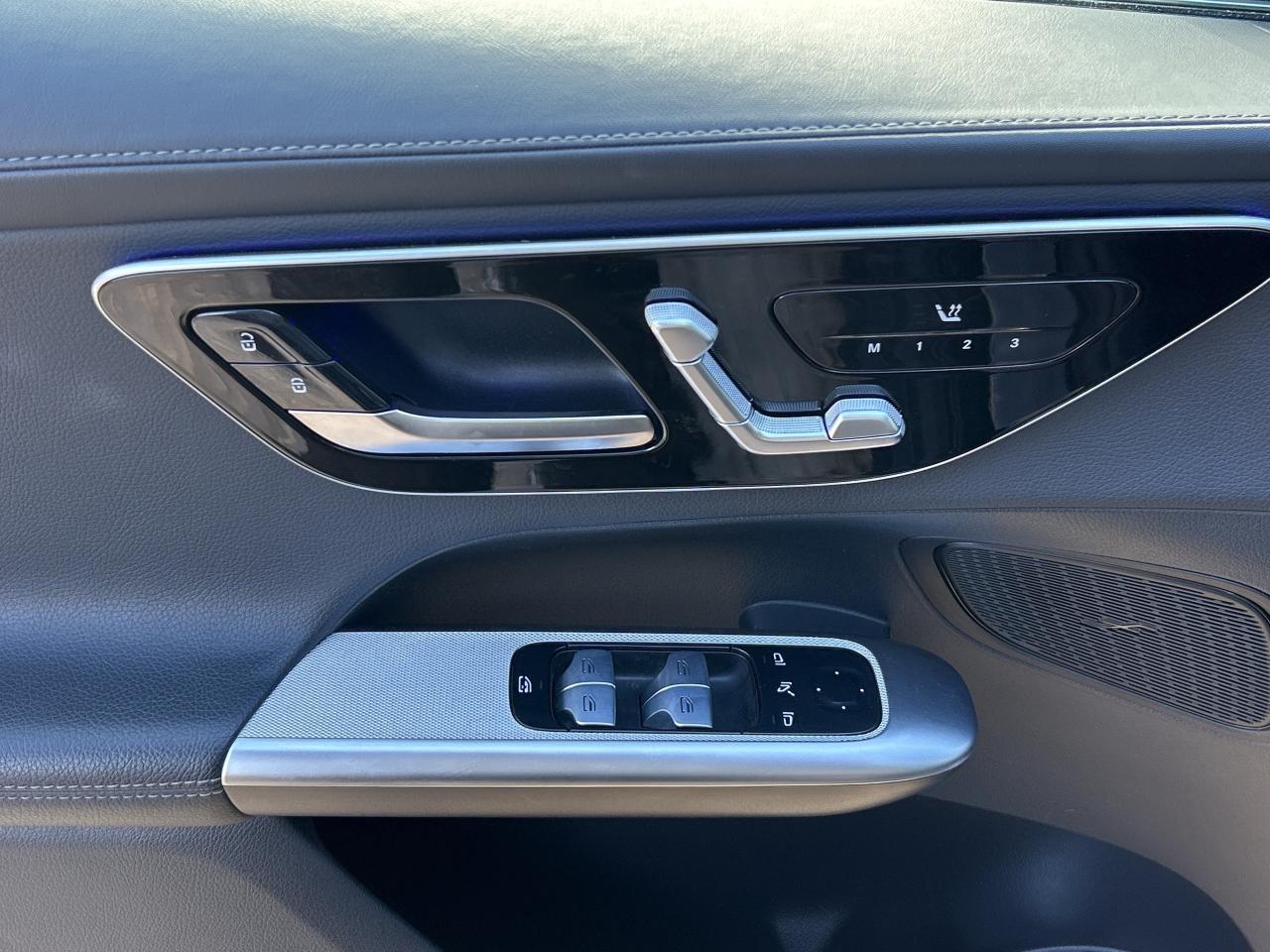 2024 Mercedes-Benz GLC 4MATIC SUV, EXCLUSIVE PKG, PANO, CARPLAY, Photo