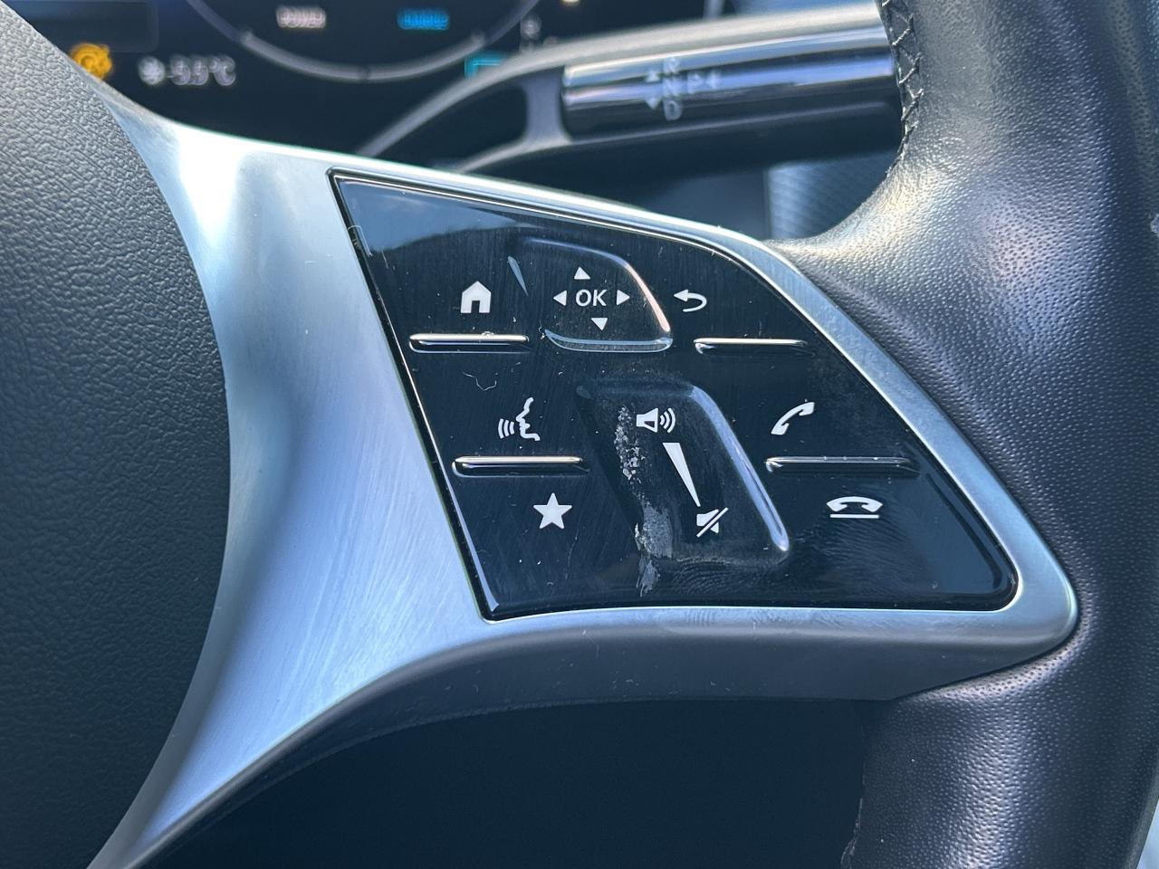 2024 Mercedes-Benz GLC 4MATIC SUV, EXCLUSIVE PKG, PANO, CARPLAY, Photo