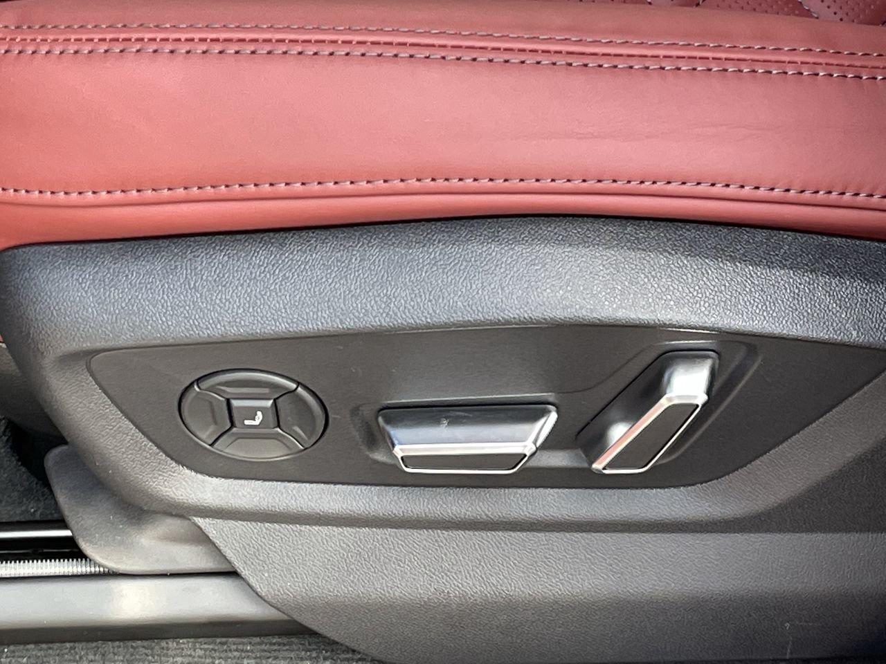 2023 Audi SQ8 4.0T quattro 8sp Tiptronic   Black Optics Photo