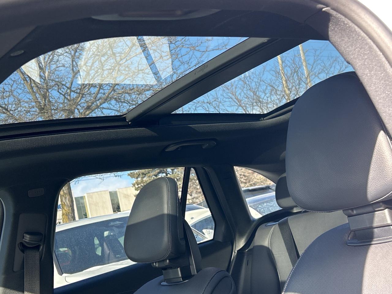 2024 Mercedes-Benz GLC 4MATIC SUV, EXCLUSIVE PKG, PANO, CARPLAY, Photo