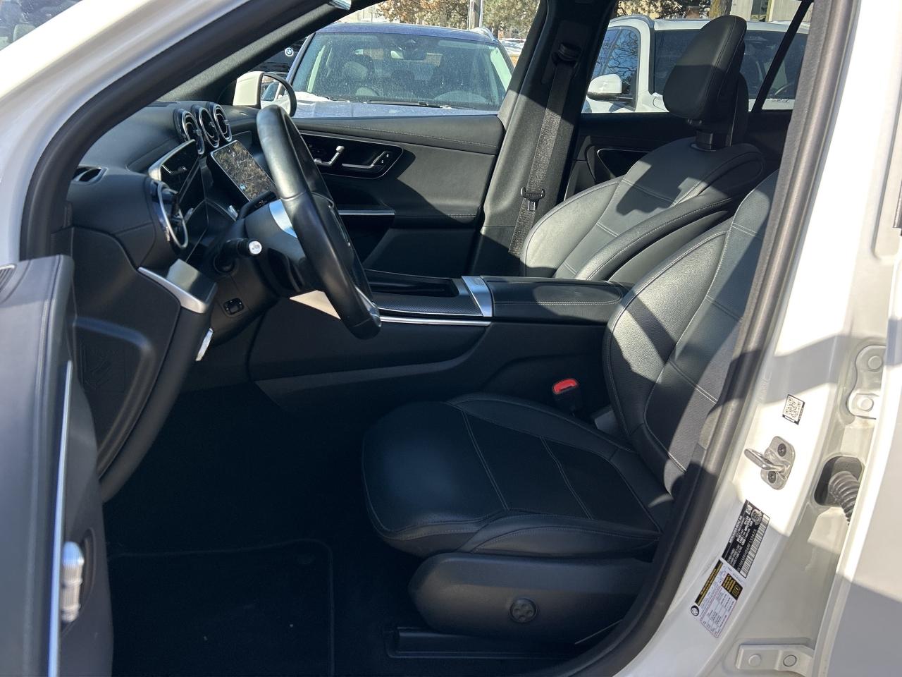 2024 Mercedes-Benz GLC 4MATIC SUV, EXCLUSIVE PKG, PANO, CARPLAY, Photo4