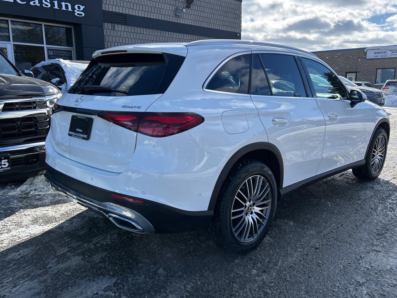 2024 Mercedes-Benz GLC 4MATIC SUV, EXCLUSIVE PKG, PANO, CARPLAY, Photo