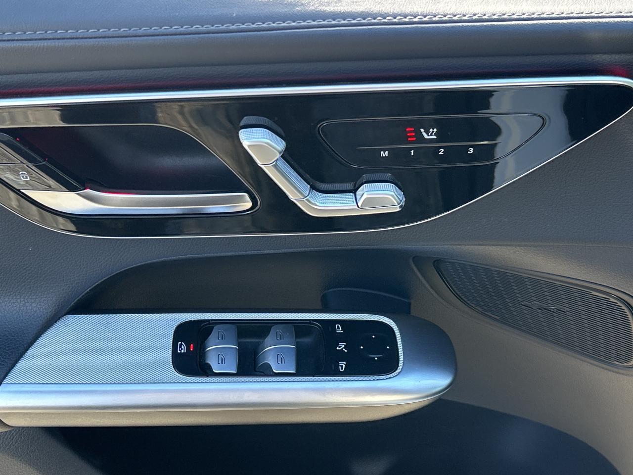 2024 Mercedes-Benz GLC 4MATIC SUV, EXCLUSIVE PKG, PANO, CARPLAY, Photo