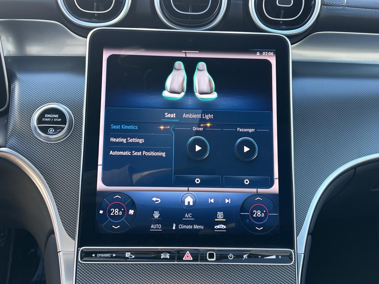 2024 Mercedes-Benz GLC 4MATIC SUV, EXCLUSIVE PKG, PANO, CARPLAY, Photo