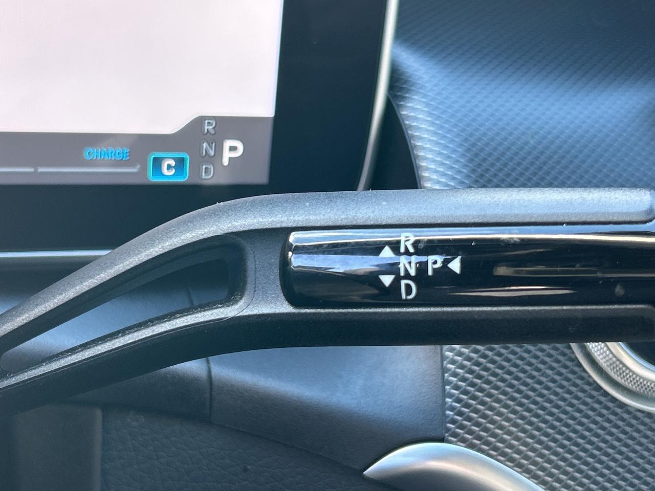 2024 Mercedes-Benz GLC 4MATIC SUV, EXCLUSIVE PKG, PANO, CARPLAY, Photo