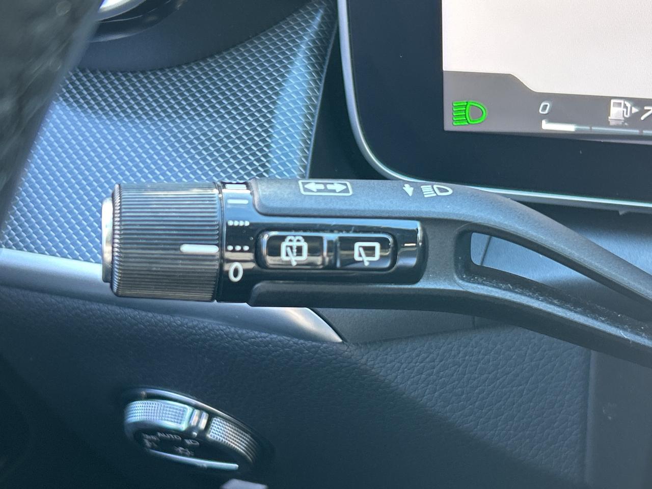 2024 Mercedes-Benz GLC 4MATIC SUV, EXCLUSIVE PKG, PANO, CARPLAY, Photo