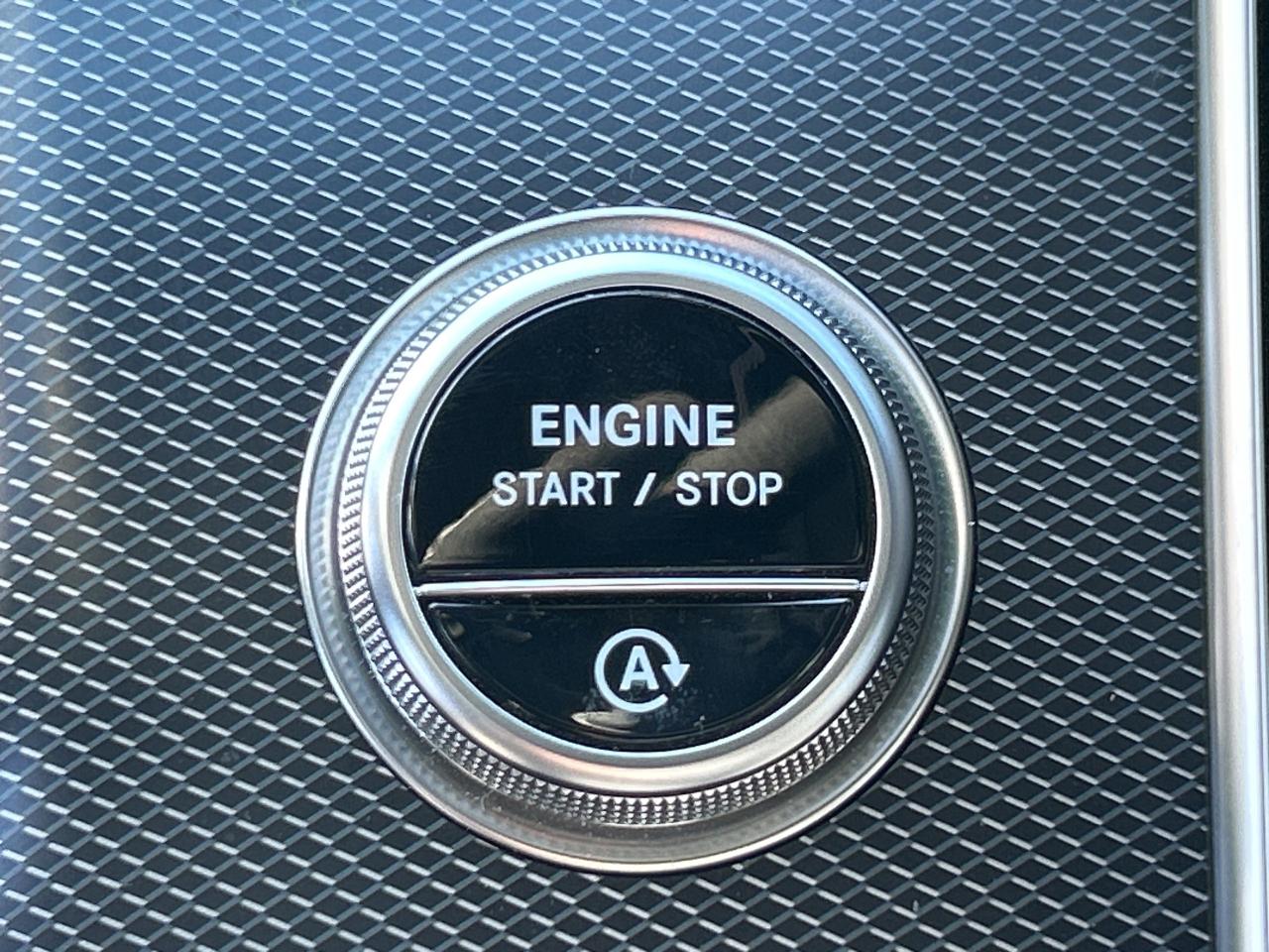 2024 Mercedes-Benz GLC 4MATIC SUV, EXCLUSIVE PKG, PANO, CARPLAY, Photo