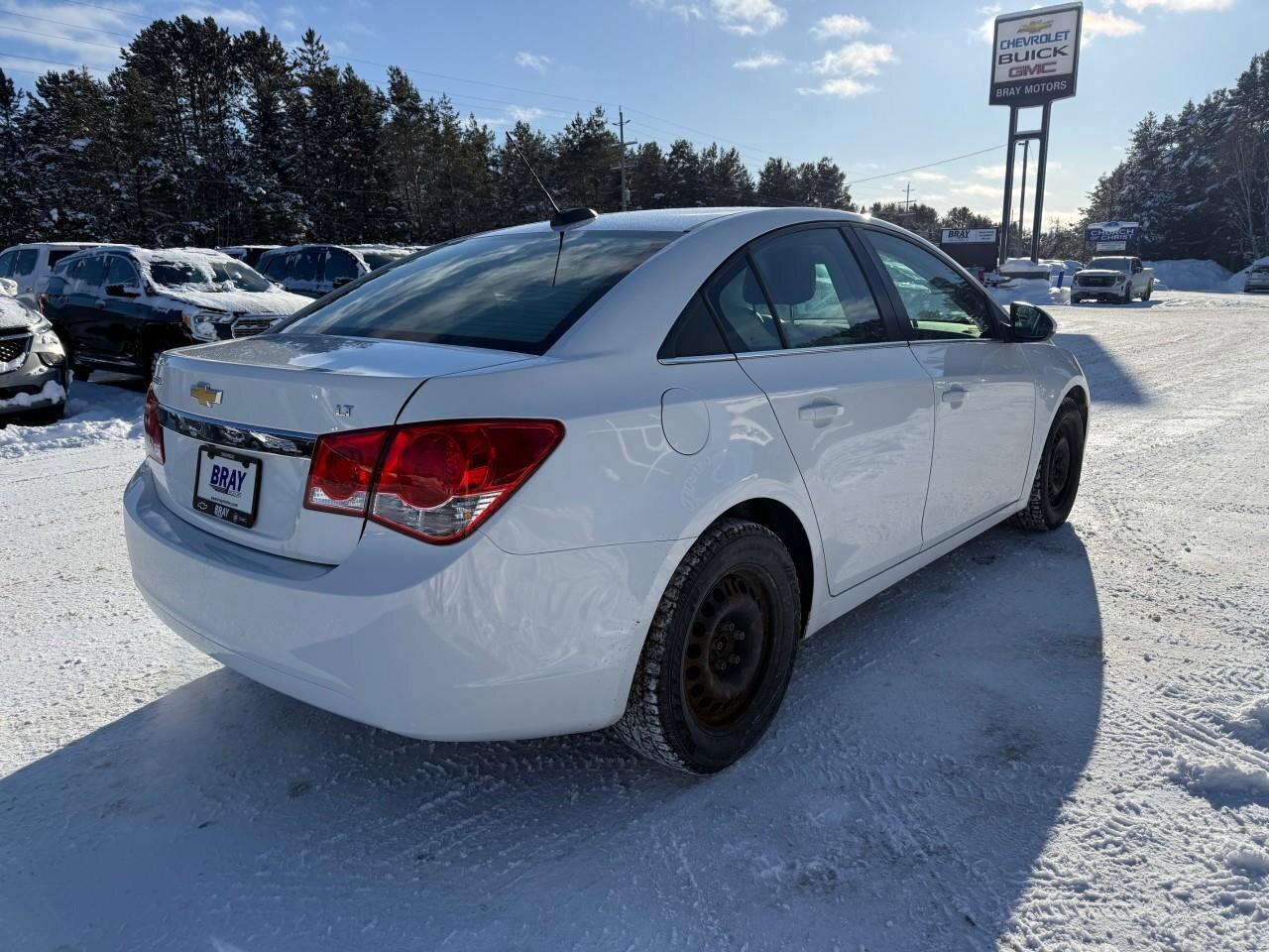 2016 Chevrolet Cruze LT   SPORT INSPIRED CONFIDENCE, ALL WEATHER MATS, Photo