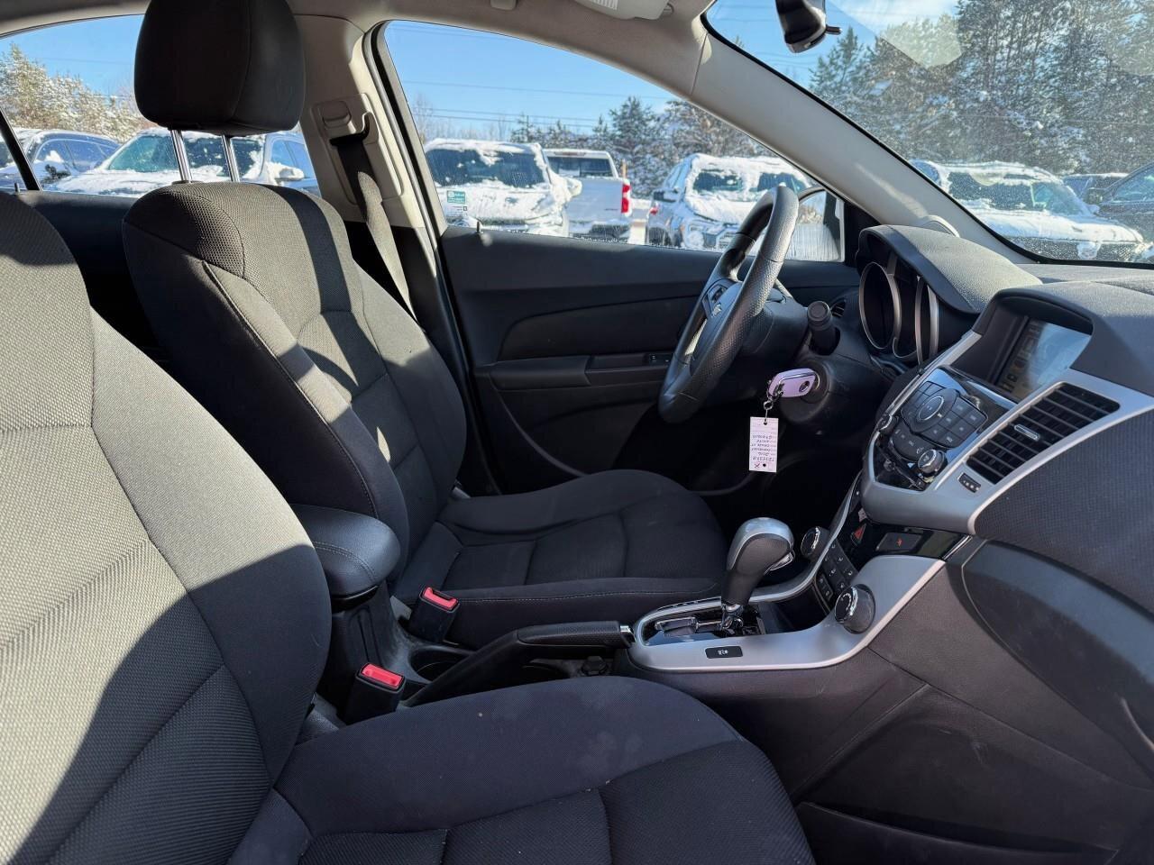 2016 Chevrolet Cruze LT   SPORT INSPIRED CONFIDENCE, ALL WEATHER MATS, Photo