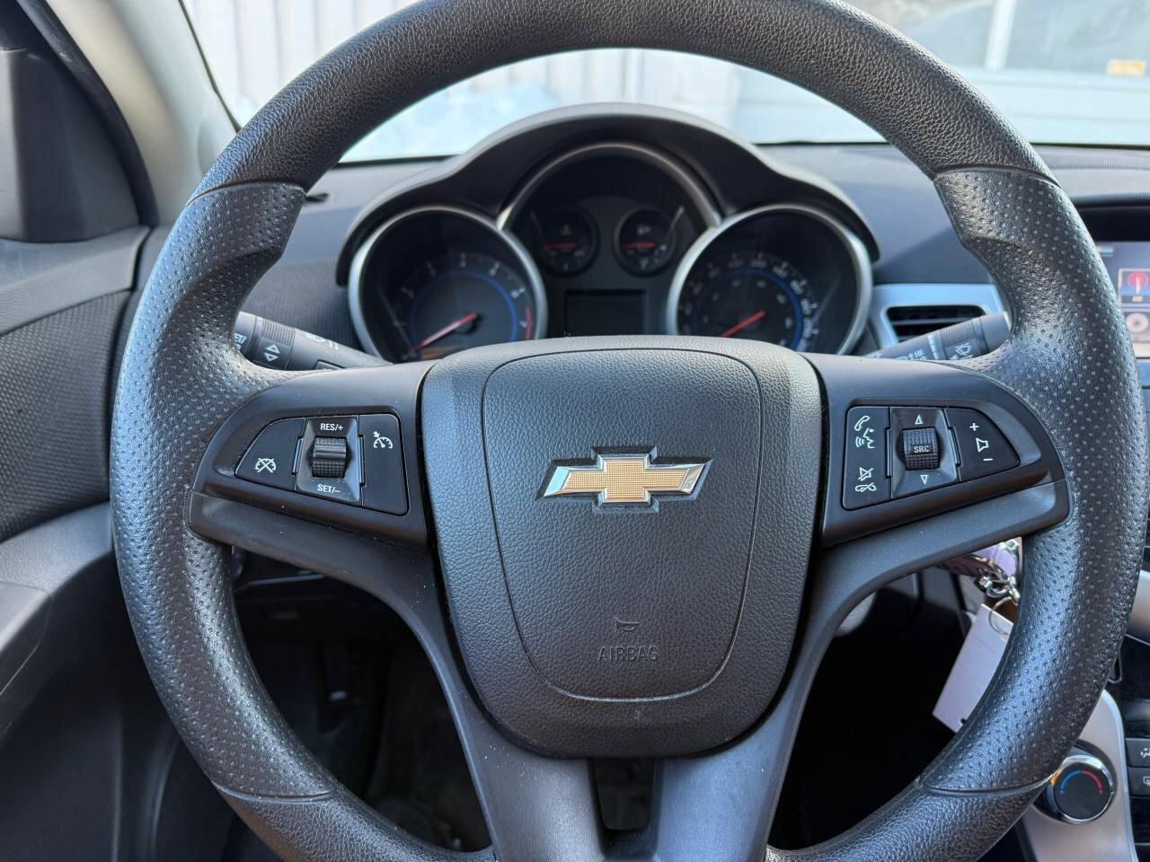 2016 Chevrolet Cruze LT   SPORT INSPIRED CONFIDENCE, ALL WEATHER MATS, Photo