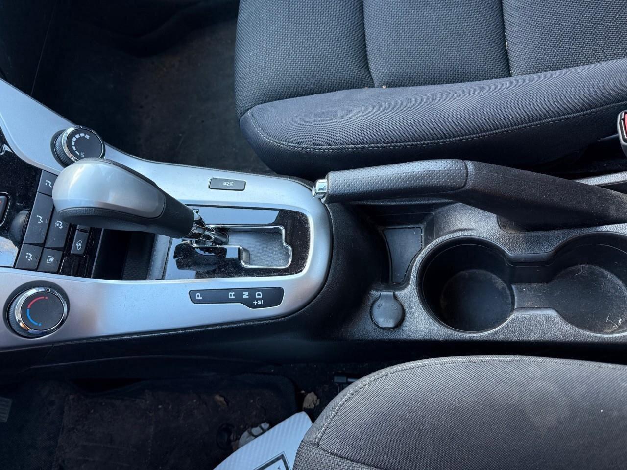 2016 Chevrolet Cruze LT   SPORT INSPIRED CONFIDENCE, ALL WEATHER MATS, Photo