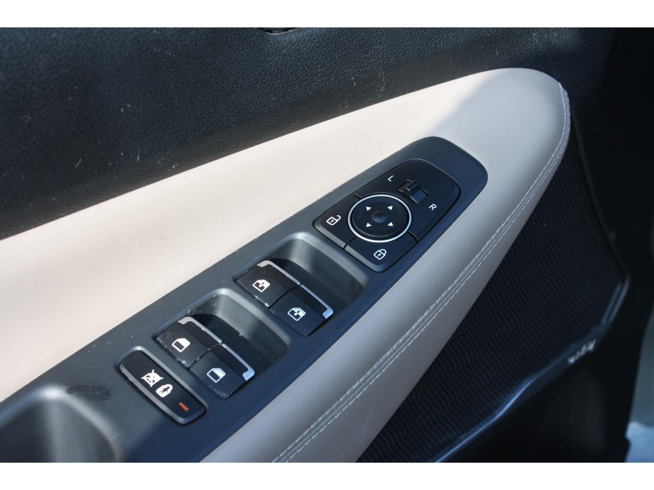 2020 Hyundai Santa Fe 2.0T Ultimate AWD Photo