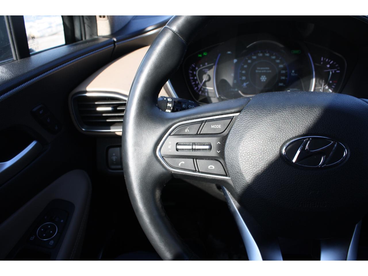 2020 Hyundai Santa Fe 2.0T Ultimate AWD Photo