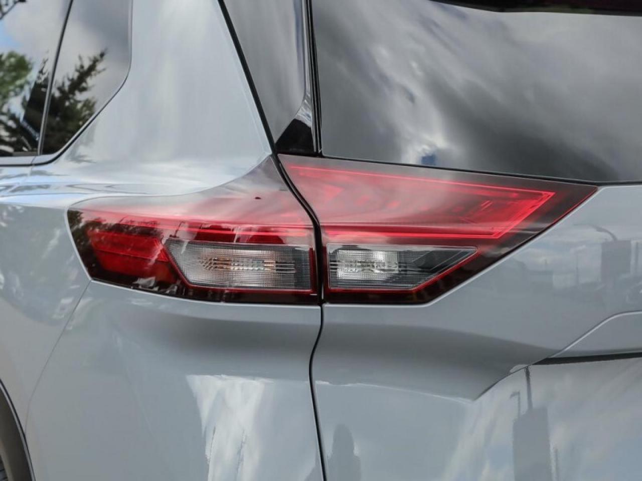 2026 Nissan Rogue Platinum Photo