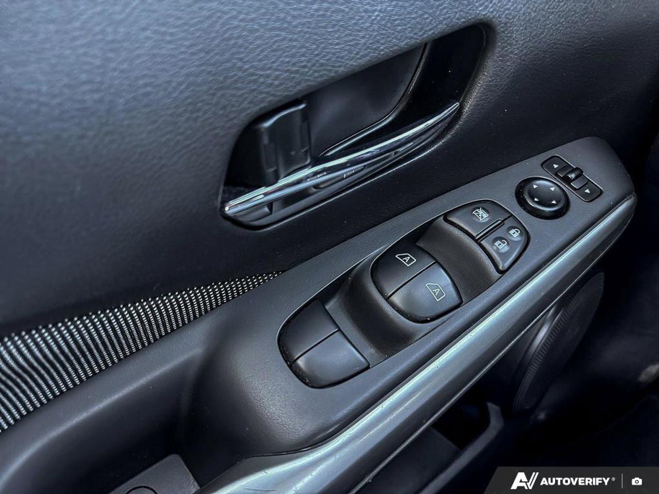 2020 Nissan Kicks SV   Heated Seats   Apple CarPlay   Rear Camera Photo