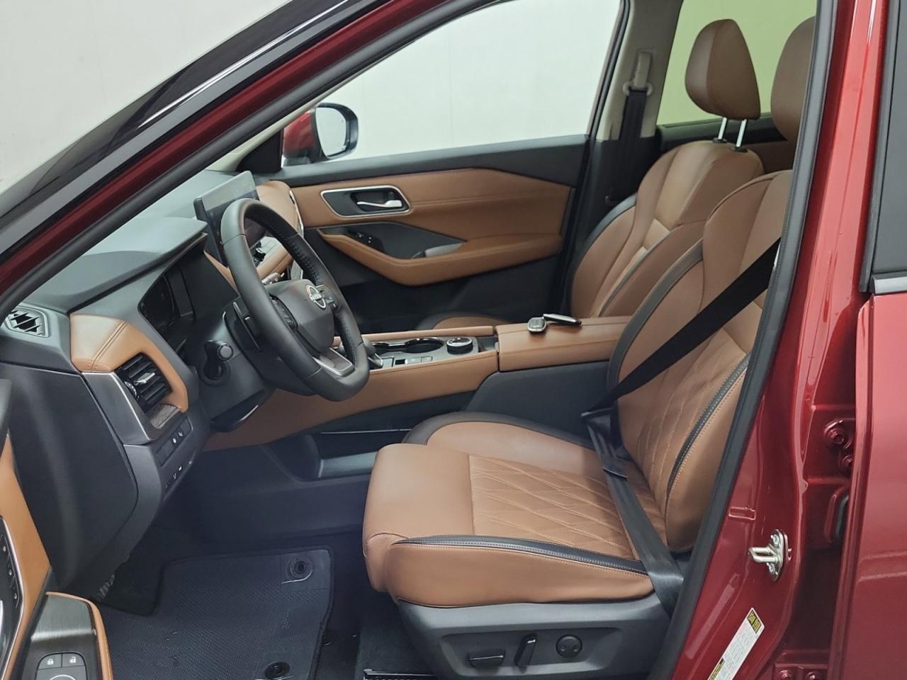 2025 Nissan Rogue Platinum Photo