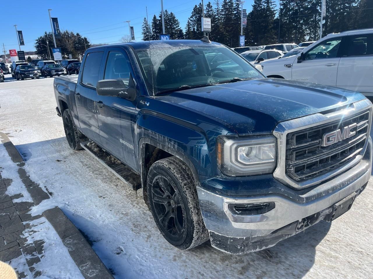 2018 GMC Sierra 1500 4WD Crew Cab 143.5 Photo
