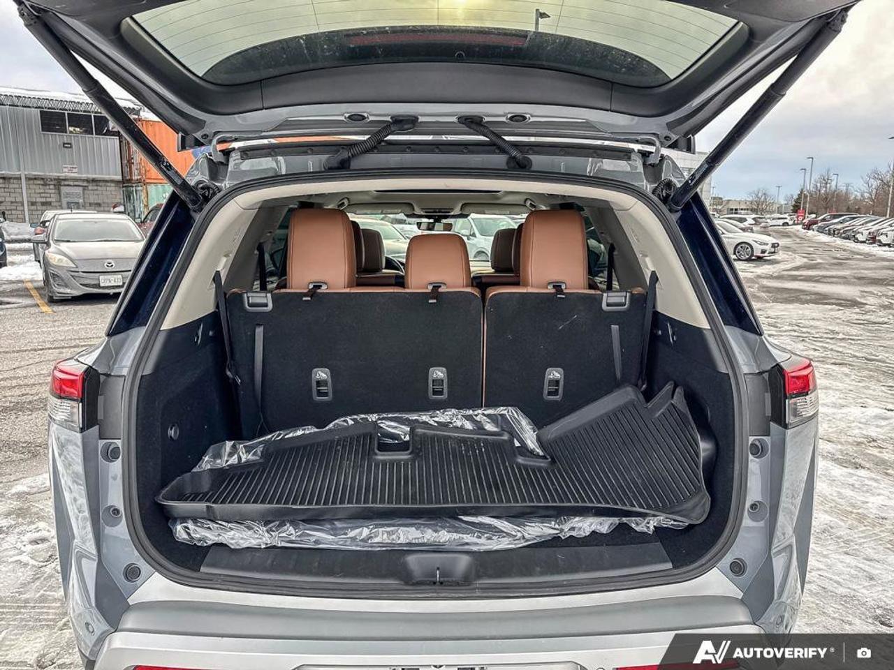 2025 Nissan Pathfinder Platinum   Navigation   Moonroof   Leather Seats Photo