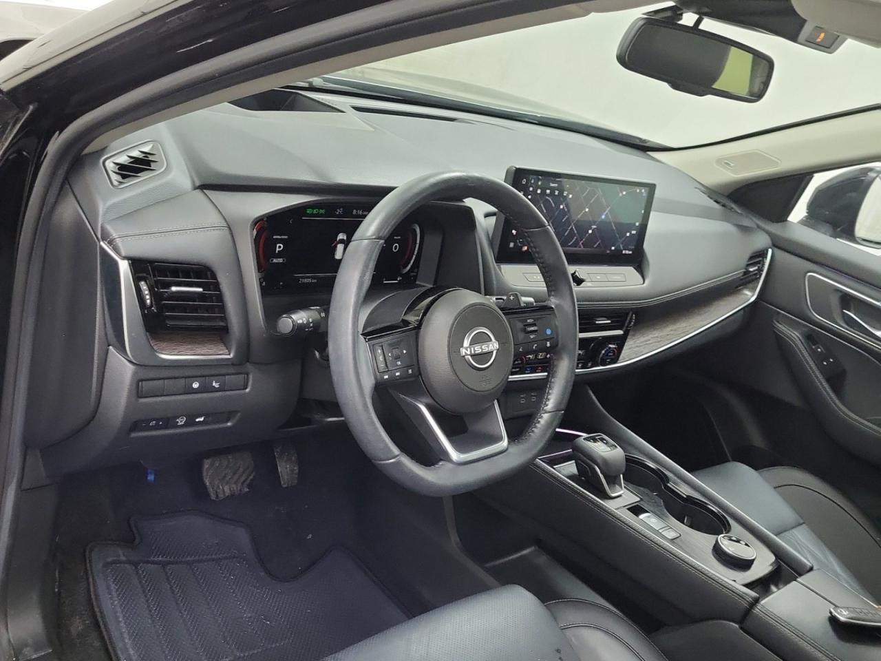 2024 Nissan Rogue Platinum Photo