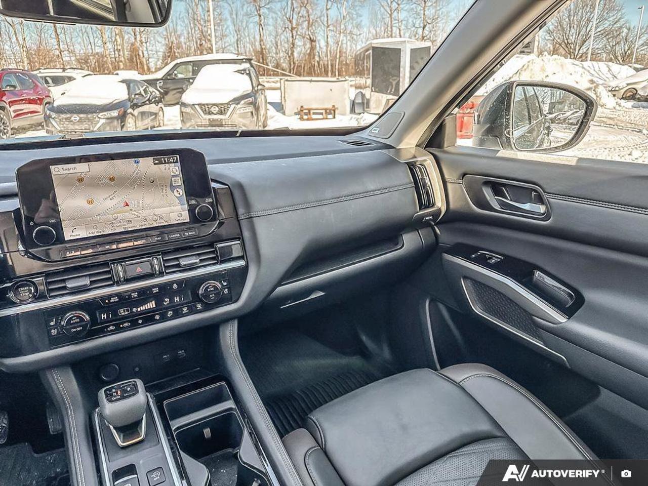 2025 Nissan Pathfinder Platinum   Navigation   Moonroof   Leather Seats Photo