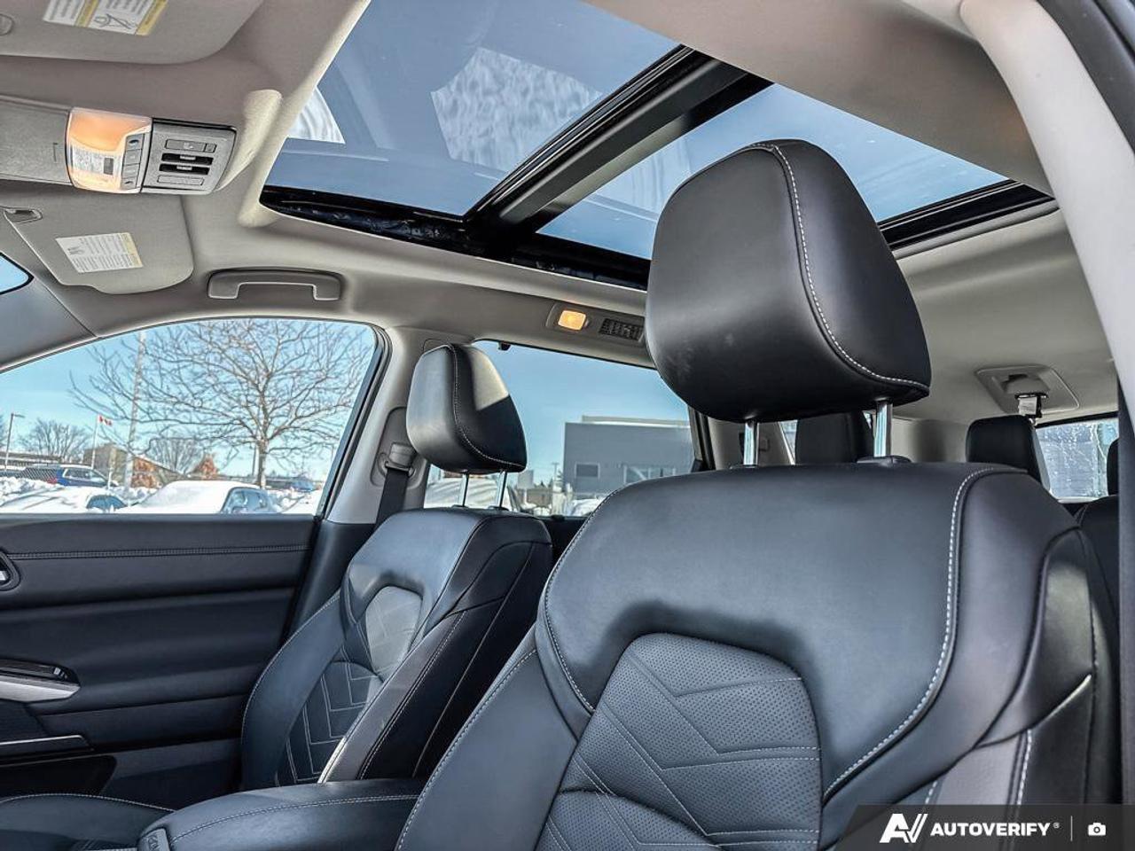 2025 Nissan Pathfinder Platinum   Navigation   Moonroof   Leather Seats Photo