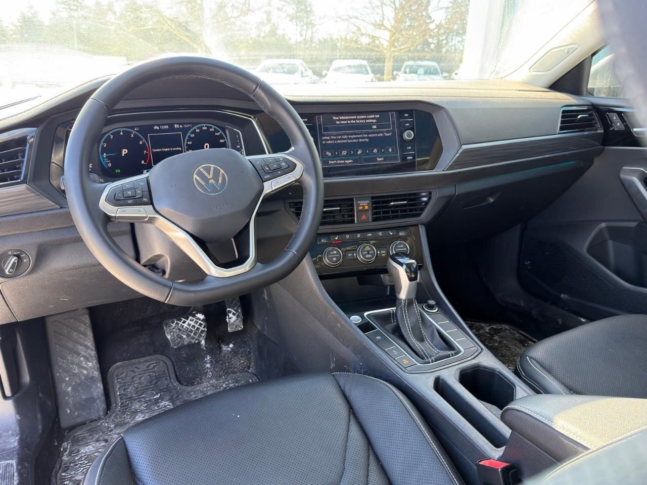 2023 Volkswagen Jetta HighlineONE-OWNER, ACCIDENT-FREE, HTD + CLD SEATS, Photo