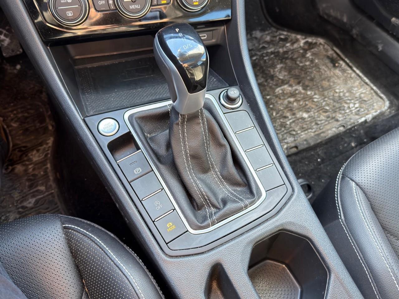 2023 Volkswagen Jetta HighlineONE-OWNER, ACCIDENT-FREE, HTD + CLD SEATS, Photo