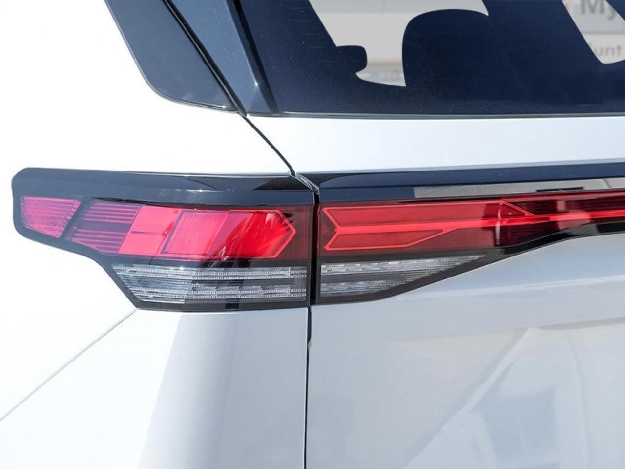 2026 Volkswagen Tiguan Comfortline R-Line Black Edition Photo