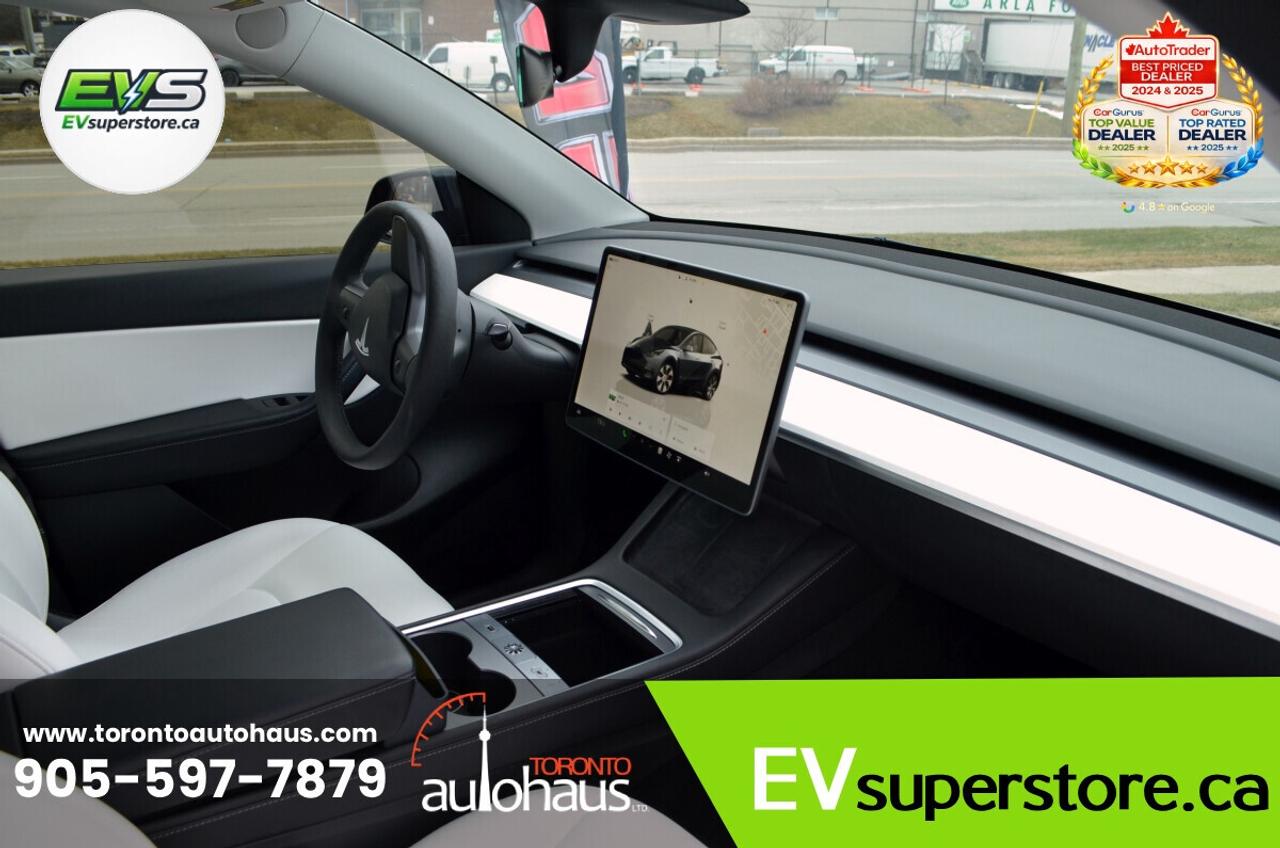 2022 Tesla Model Y PERFORMANCE I WHITE INT I AT EVSUPERSTORE.CA Photo