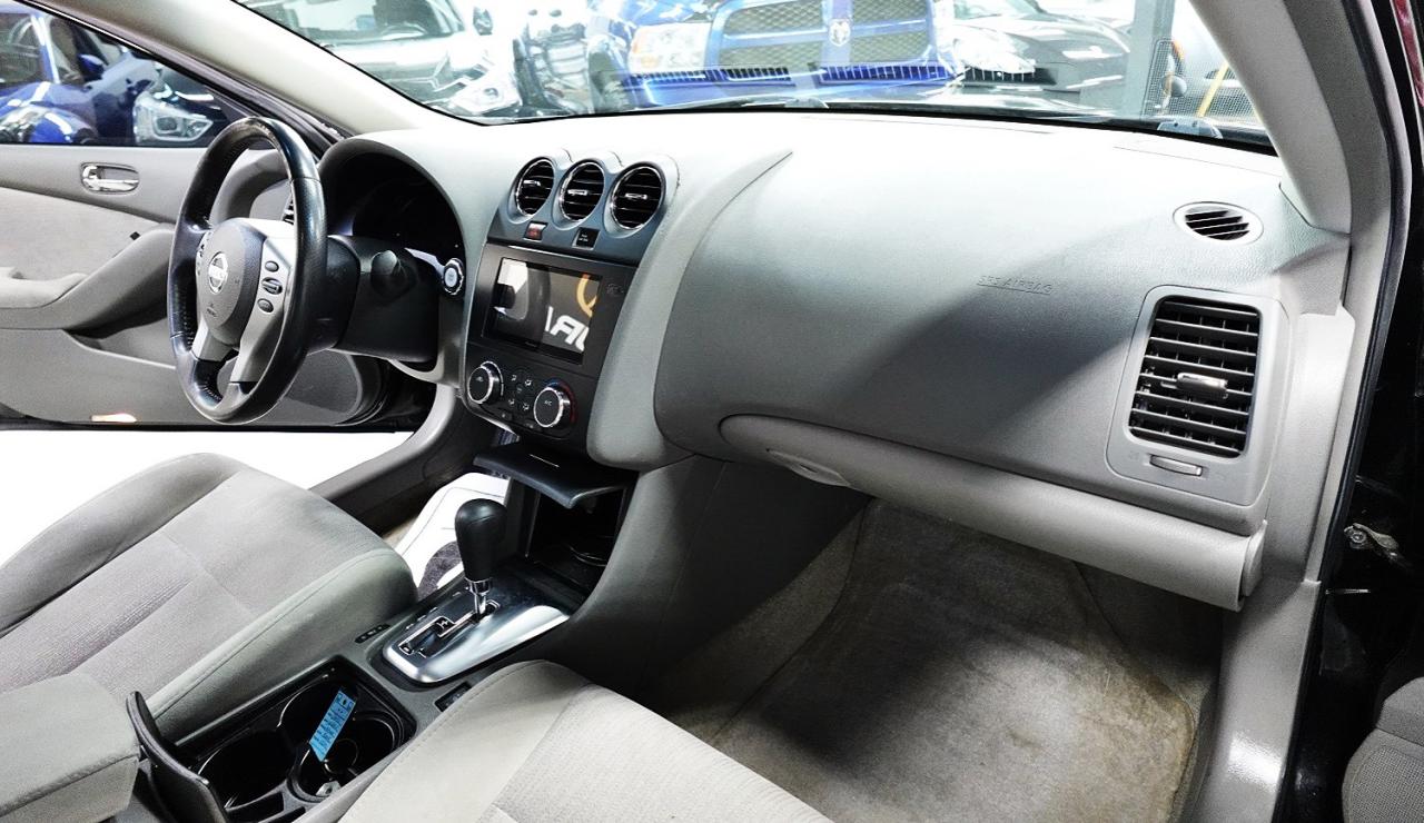 2010 Nissan Altima BUDGET FREINDLY,NO ACCIDENT,ALL SERVICE RECORDS Photo