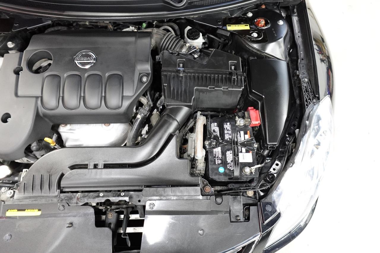 2010 Nissan Altima BUDGET FREINDLY,NO ACCIDENT,ALL SERVICE RECORDS Photo