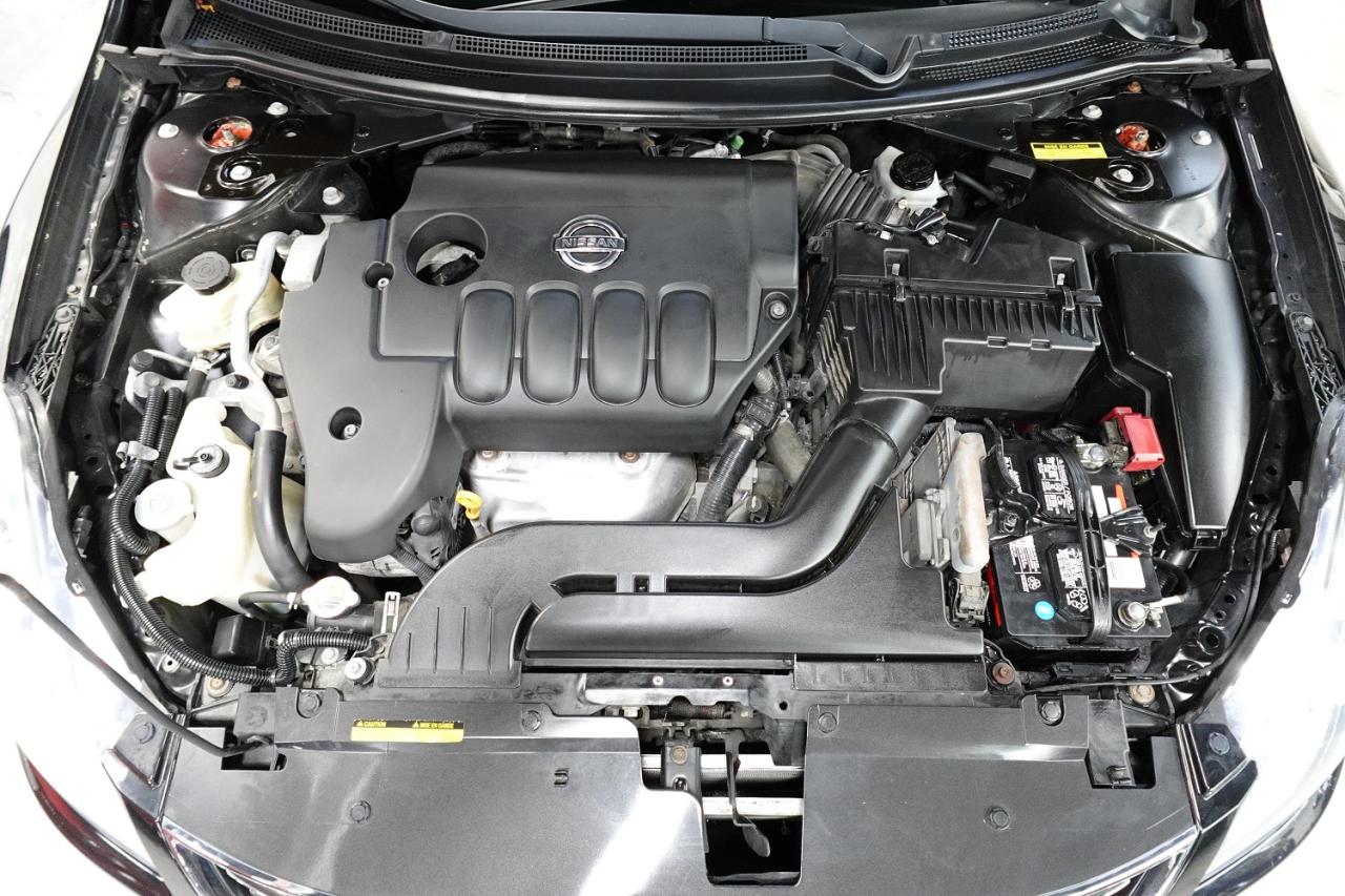 2010 Nissan Altima BUDGET FREINDLY,NO ACCIDENT,ALL SERVICE RECORDS Photo