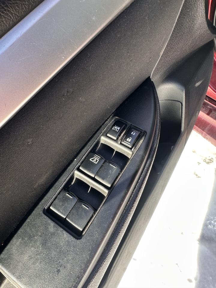 2012 Subaru Legacy 2.5i Premium Photo