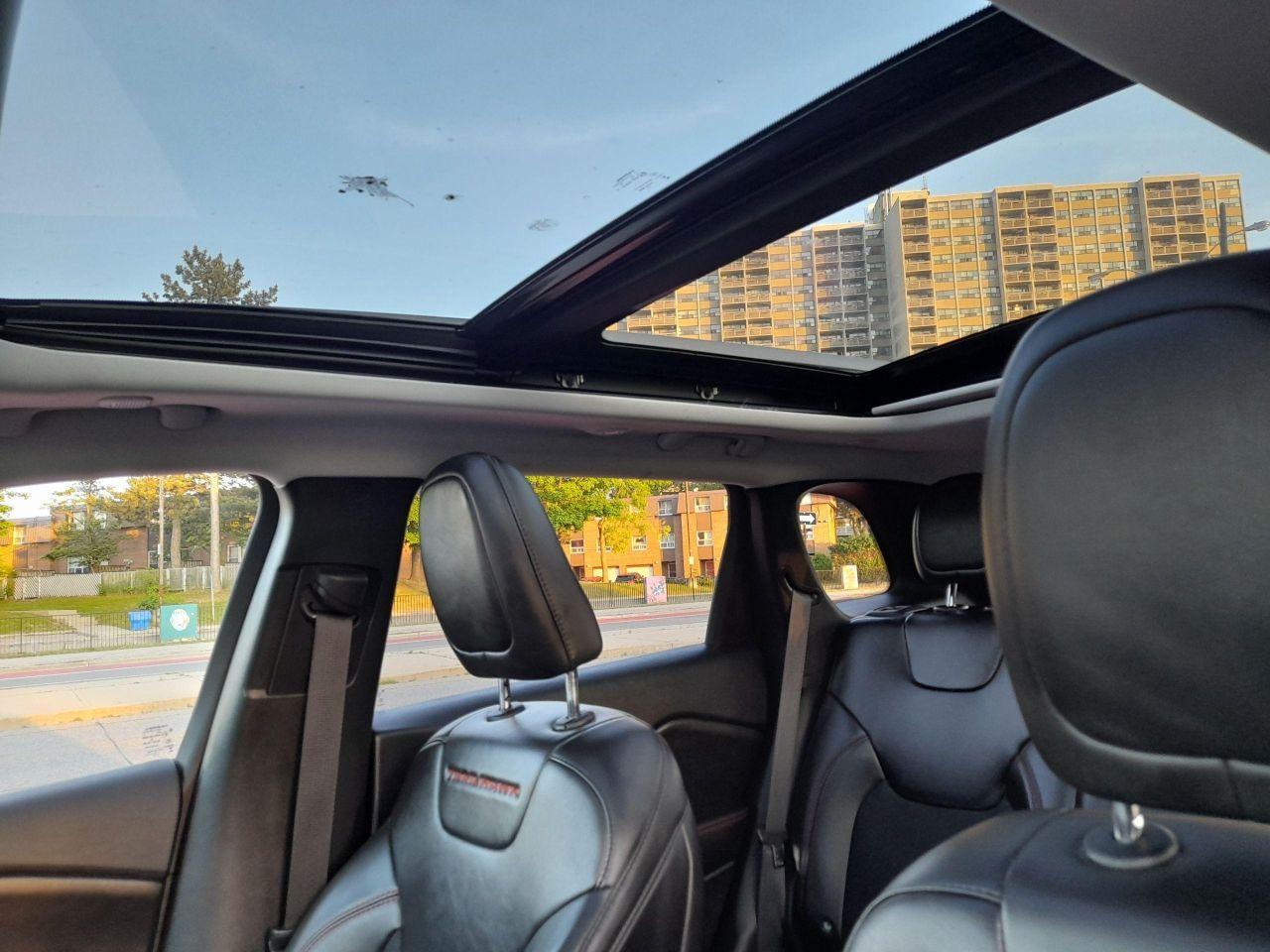 2019 Jeep Cherokee Trailhawk-LETHER-SR/F-NAV-BK CAM -BLUTOTH Photo