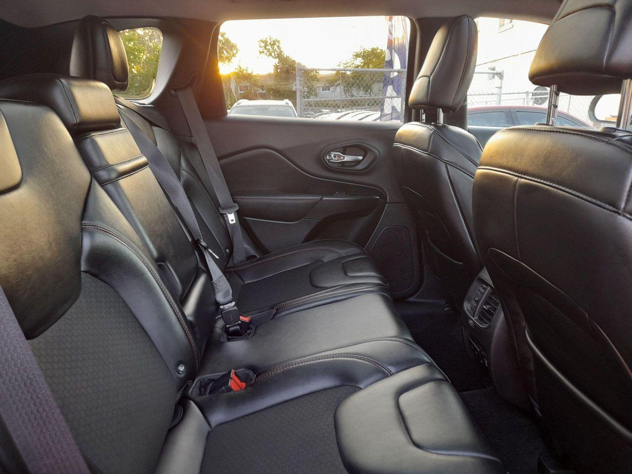 2019 Jeep Cherokee Trailhawk-LETHER-SR/F-NAV-BK CAM -BLUTOTH Photo