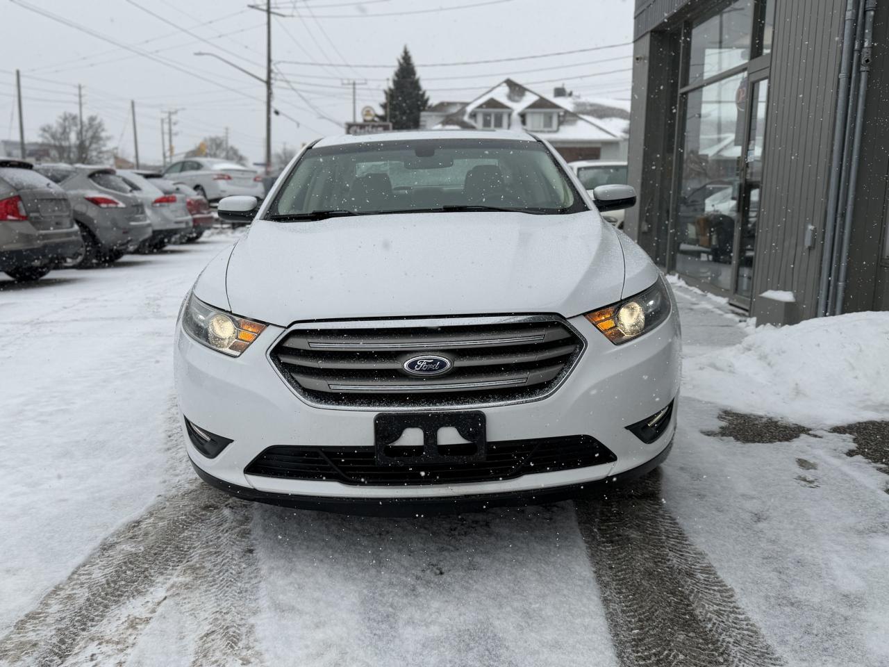 2014 Ford Taurus SEL - Photo #1