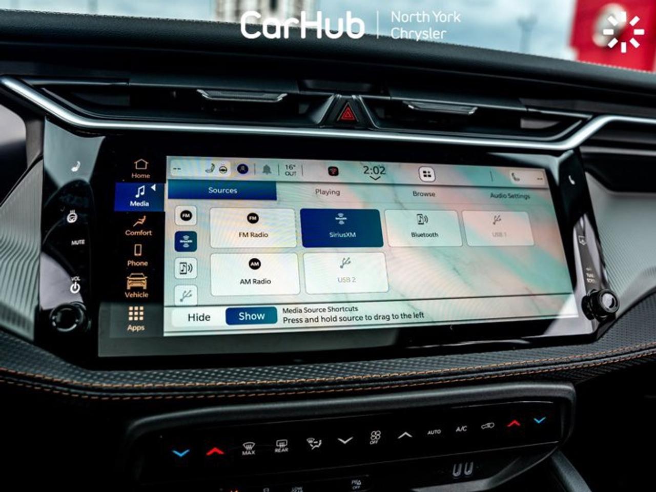 2026 Jeep Cherokee Limited Panoroof Leather Seats Apple CarPlay Android Auto Photo