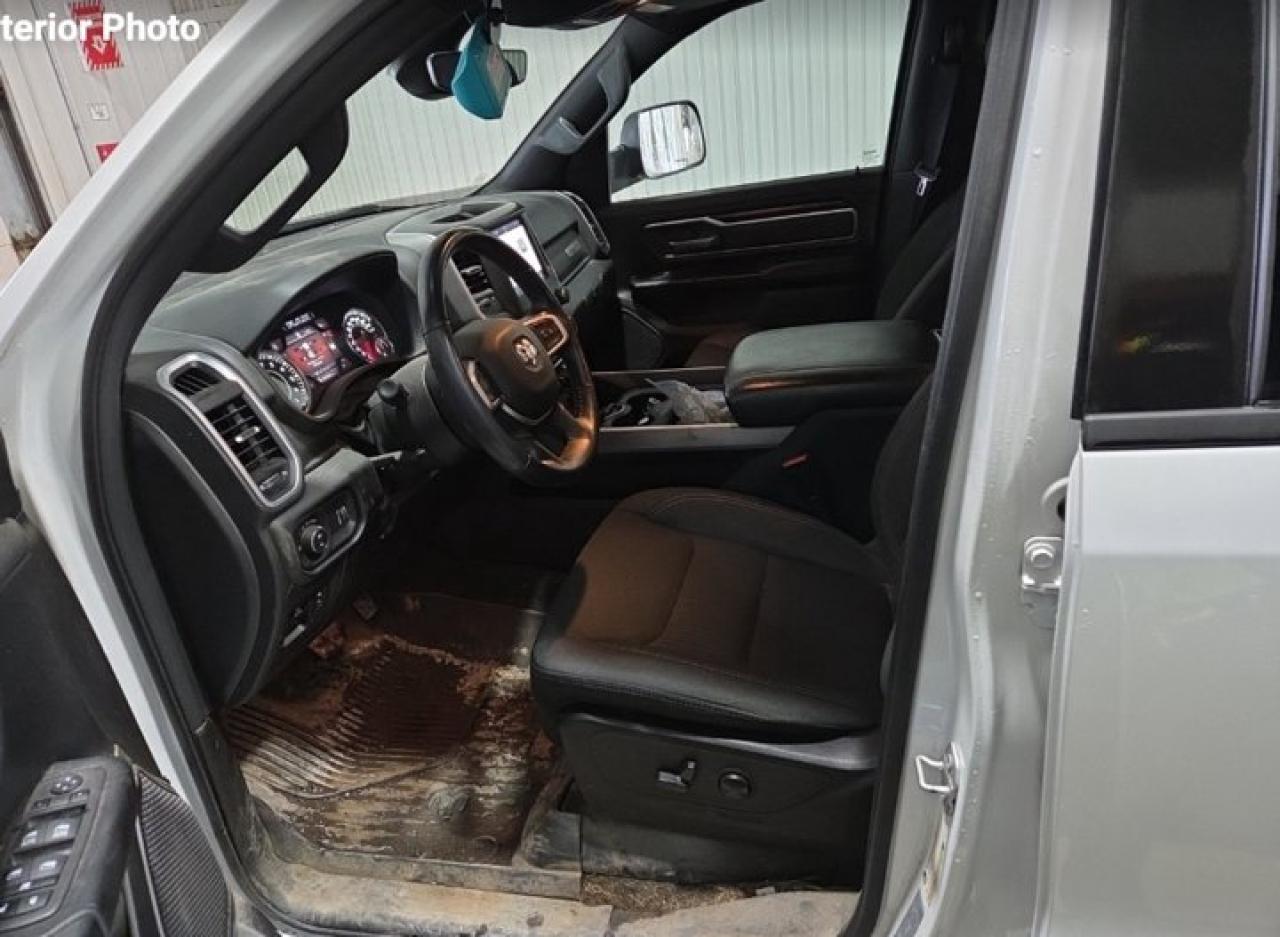 2022 RAM 1500 Big Horn Crew 4X4 | Hemi | Heated Bucket Seats | 3.92 Ratio | Power Seat | Heated Wheel | and More ! Photo2