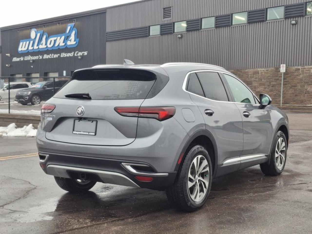 2022 Buick Envision Essence AWD | Sunroof | Leather | Factory Trailer Hitch | BSM | Power Lumbar Seats | and More ! Photo