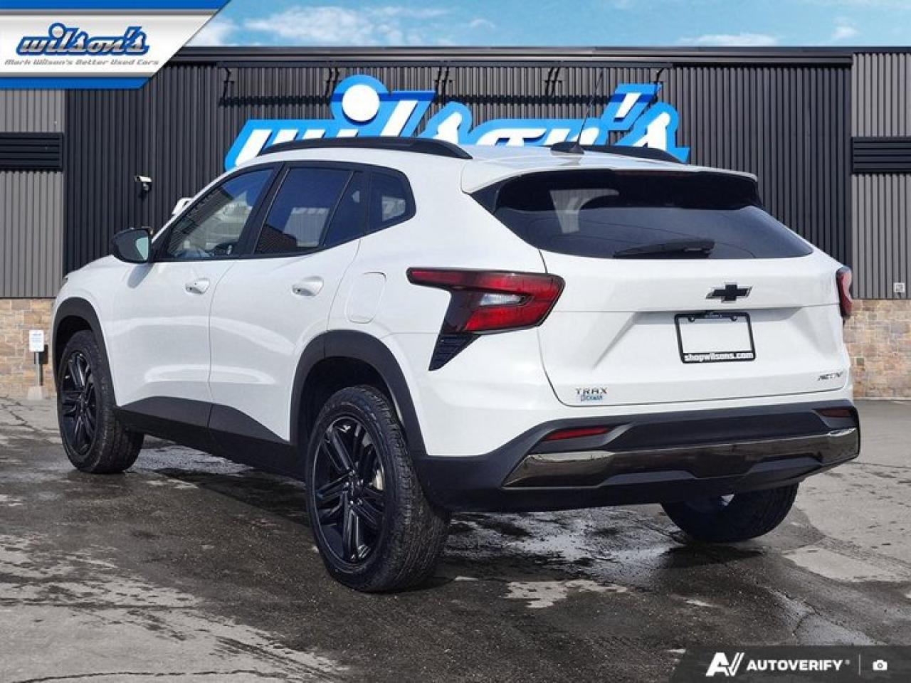 2024 Chevrolet Trax ACTIV | Leather | Sunroof | Heated Wheel + Seats | CarPlay + Android | Rear Camera and More ! Photo