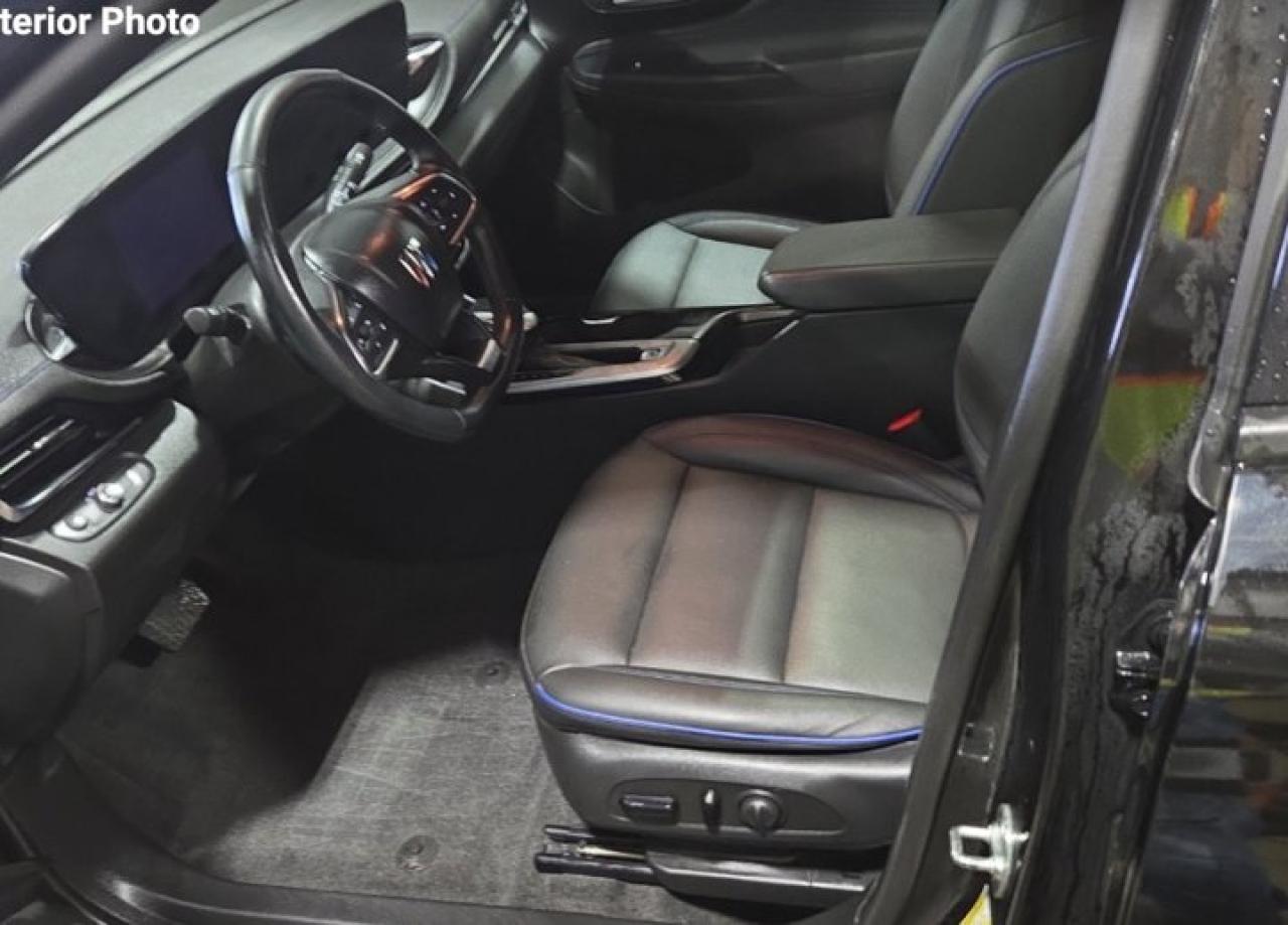 2024 Buick Envista Sport Touring | Leather | Sunroof | Power Liftgate | Wireless Charging | Heated Wheel and More ! Photo