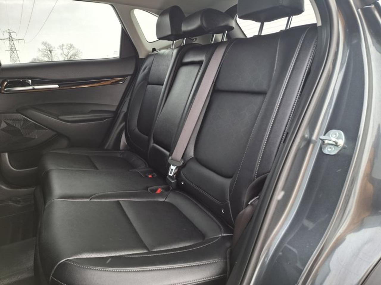 2025 Kia Seltos EX Premium AWD | Leather | Sunroof | Smart Cruise | Nav | Power Seat | Cooled Seats and More ! Photo