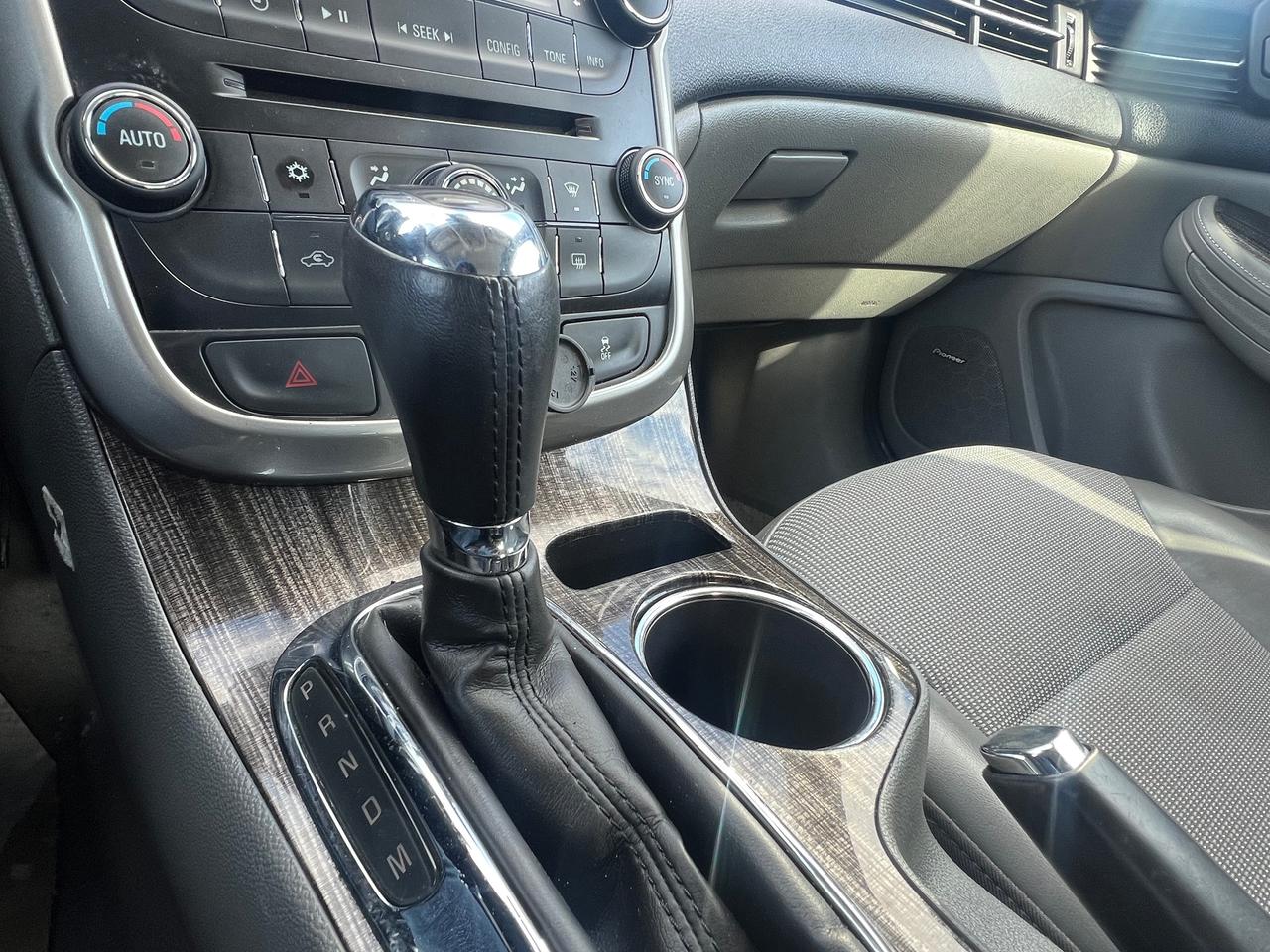 2014 Chevrolet Malibu LT-LOW KMS-EXTRA CLEAN-BK CAM-BLUETOOTH & MORE! Photo