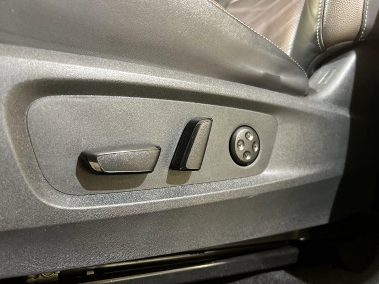 2024 Nissan Pathfinder Pathfinder Platinum 4X4 | 7 Passenger | Photo