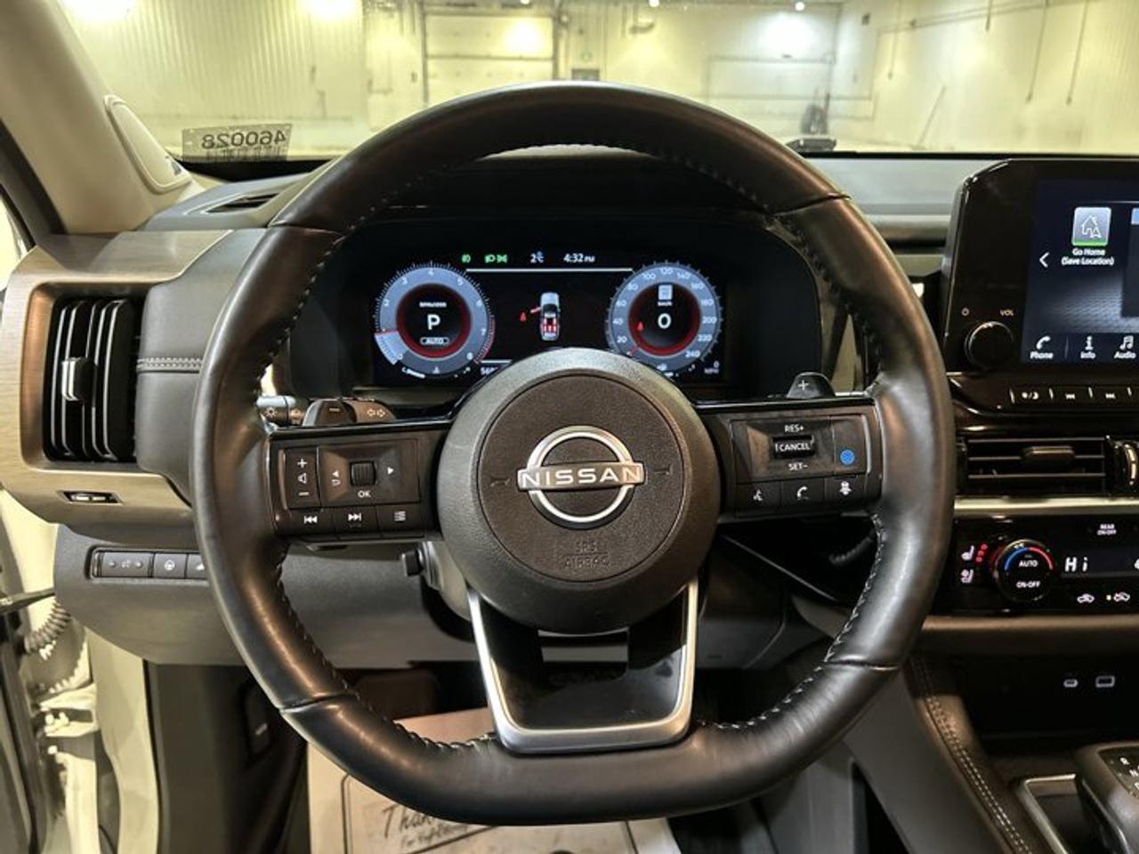 2024 Nissan Pathfinder Pathfinder Platinum 4X4 | 7 Passenger | Photo